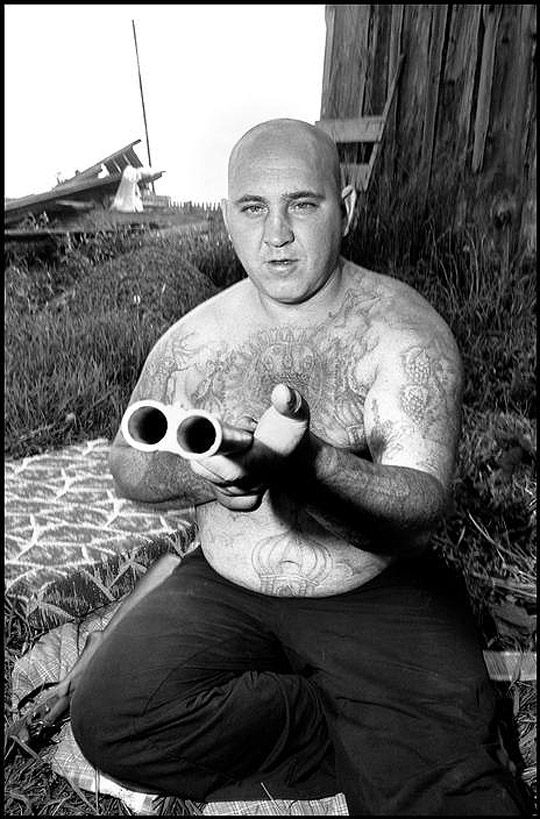 Пикни,к с Сергеем, уголовники,бандиты,  Брюс Гилден