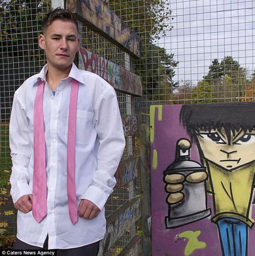 Подросток решил сменить пол и жениться на своей няне Бобби Френсис Барнс, сменил пол, женился на няне