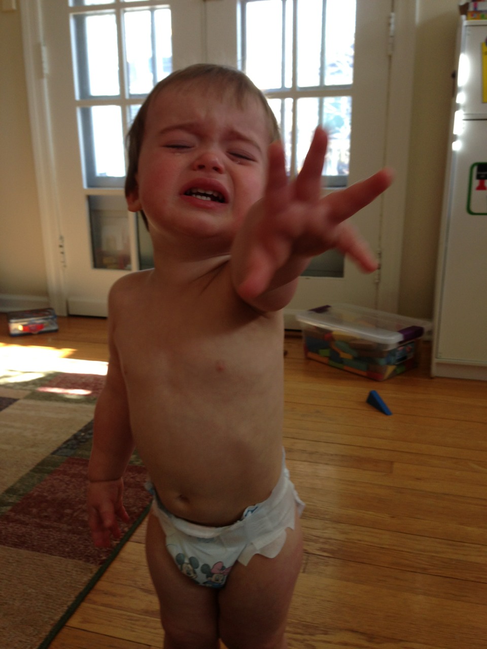 почему плачет мой сын, ребёнок плачет, капризы