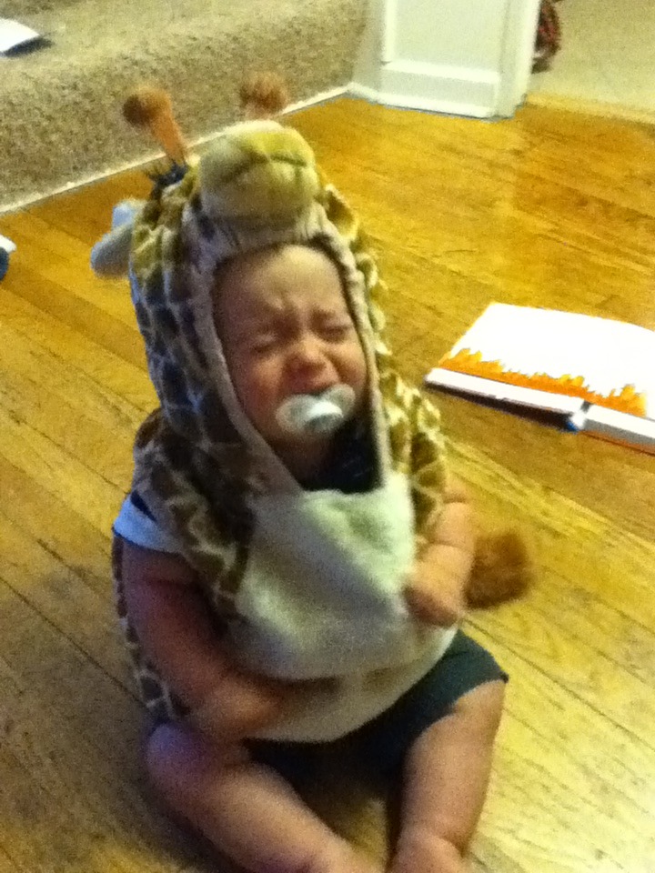 почему плачет мой сын, ребёнок плачет, капризы