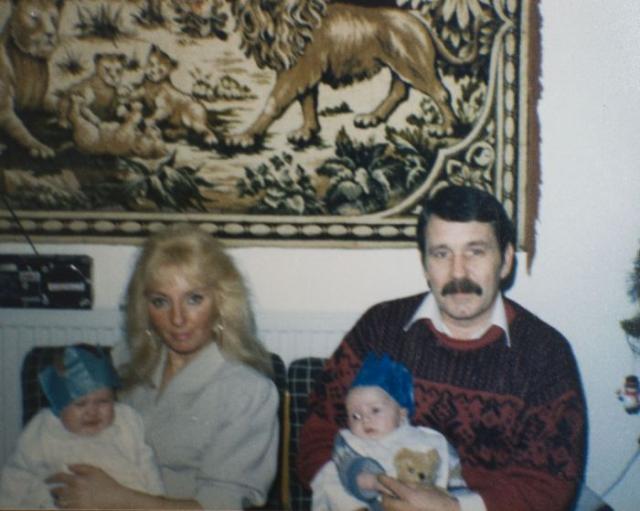 Джоана Ллойд, 67 лет, силиконовая грудь