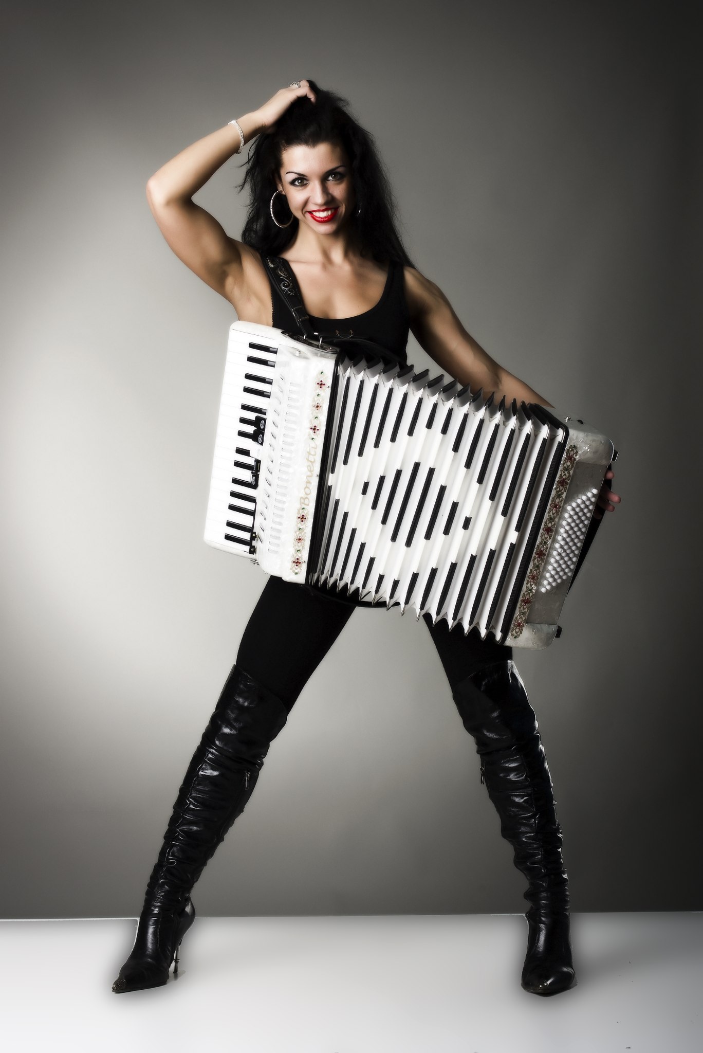 Из толстушки в спортивную красотку Марика Матесович, фитнес-бикини, похудела, до и после