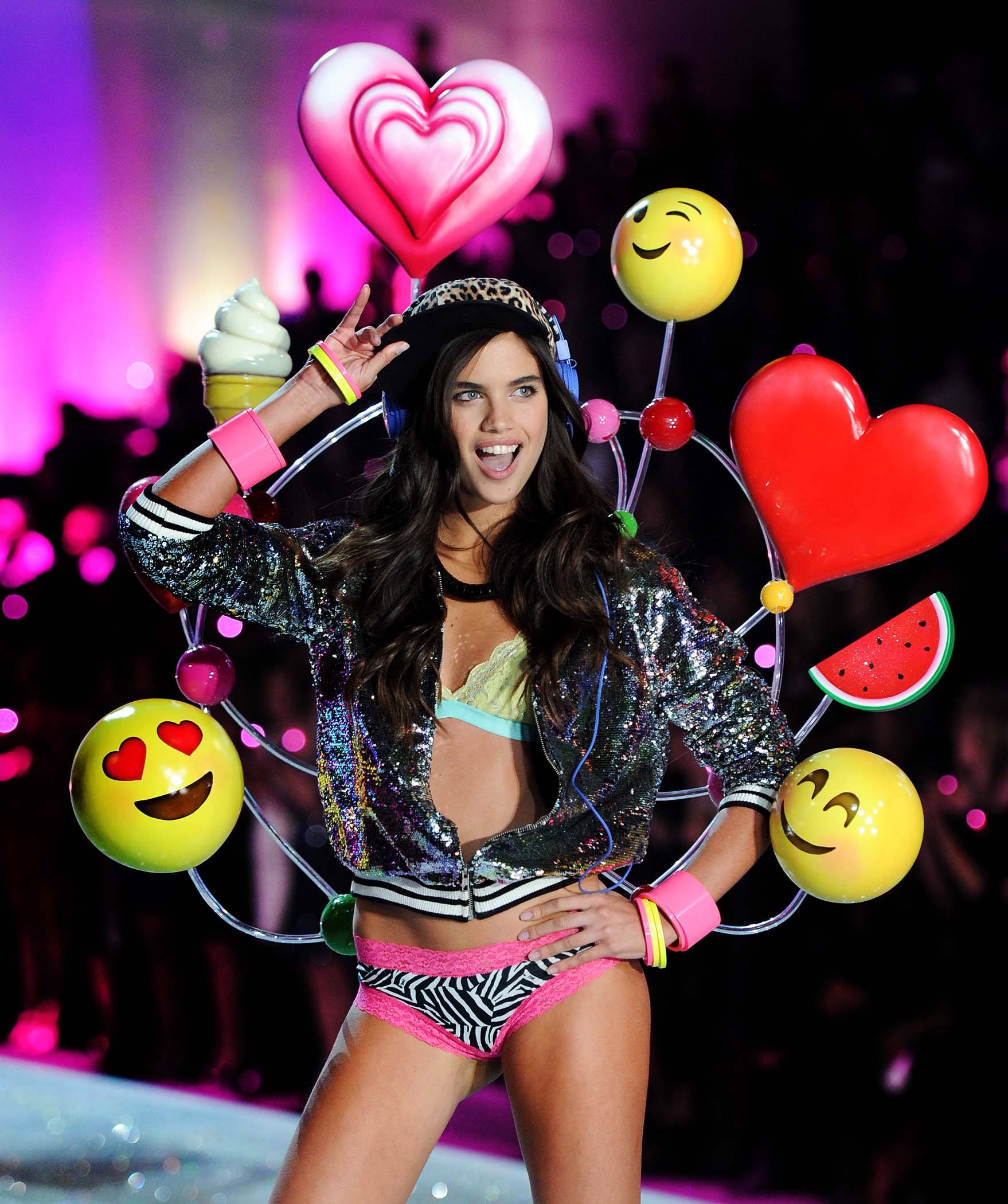 Ежегодный, показ мод ,женского белья, Victoria's Secret ,2013