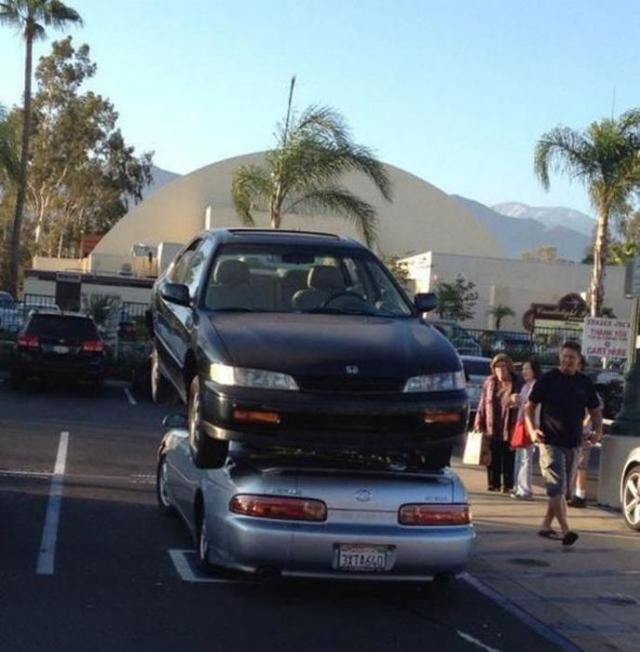 женщина за рулём