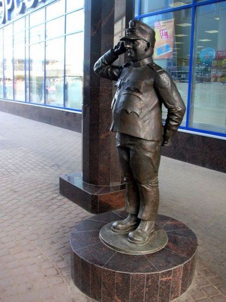 памятники актёрам, киногероям, кино