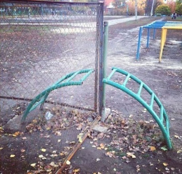 странные люди, странные поступки, тупо