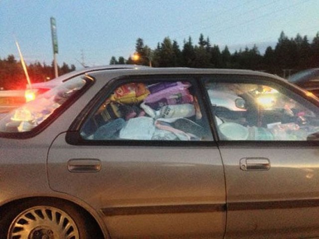 странные люди, странные поступки, тупо