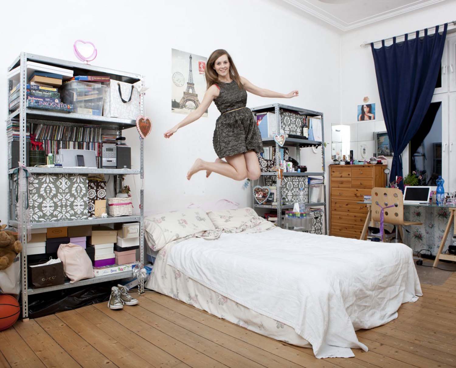 Проект,Зеркала и окна, Как выглядят, спальни девушек, из разных стран