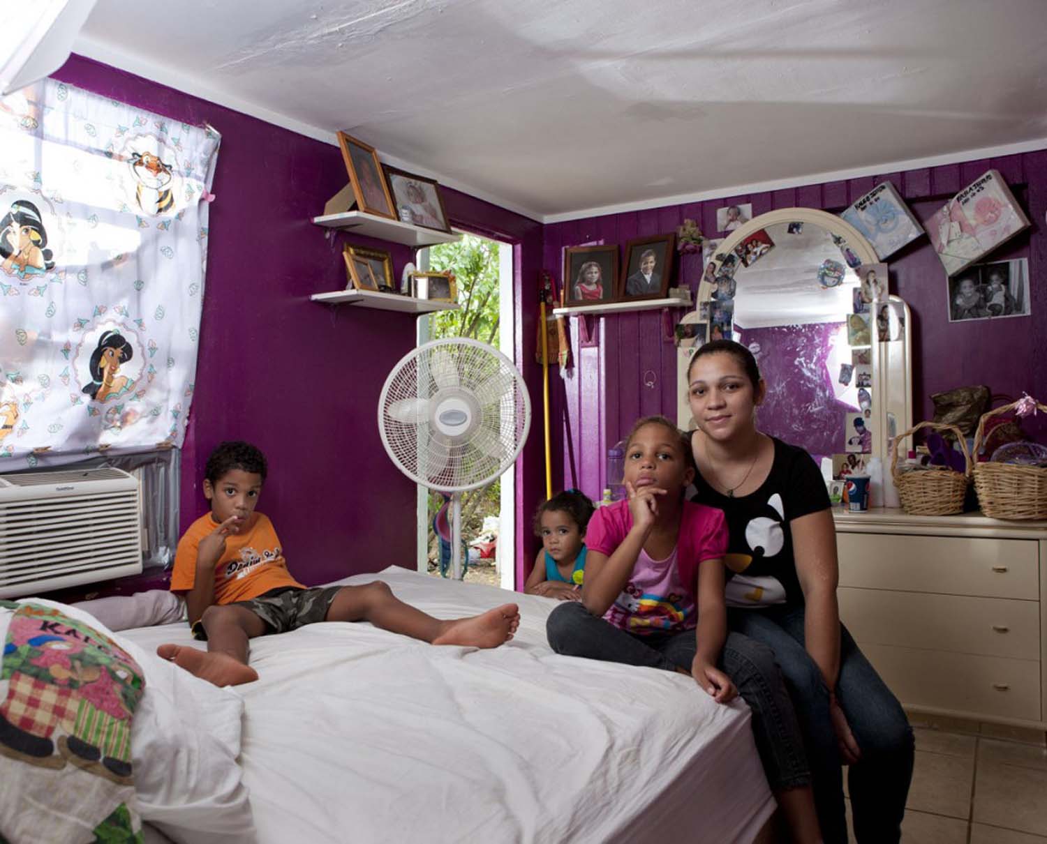 Проект,Зеркала и окна, Как выглядят, спальни девушек, из разных стран