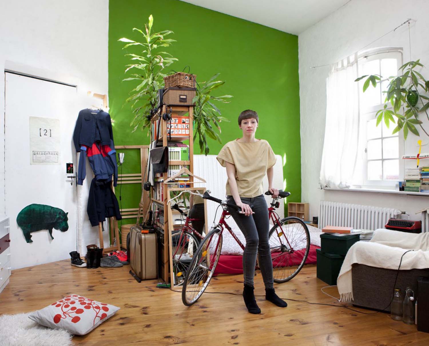 Проект,Зеркала и окна, Как выглядят, спальни девушек, из разных стран