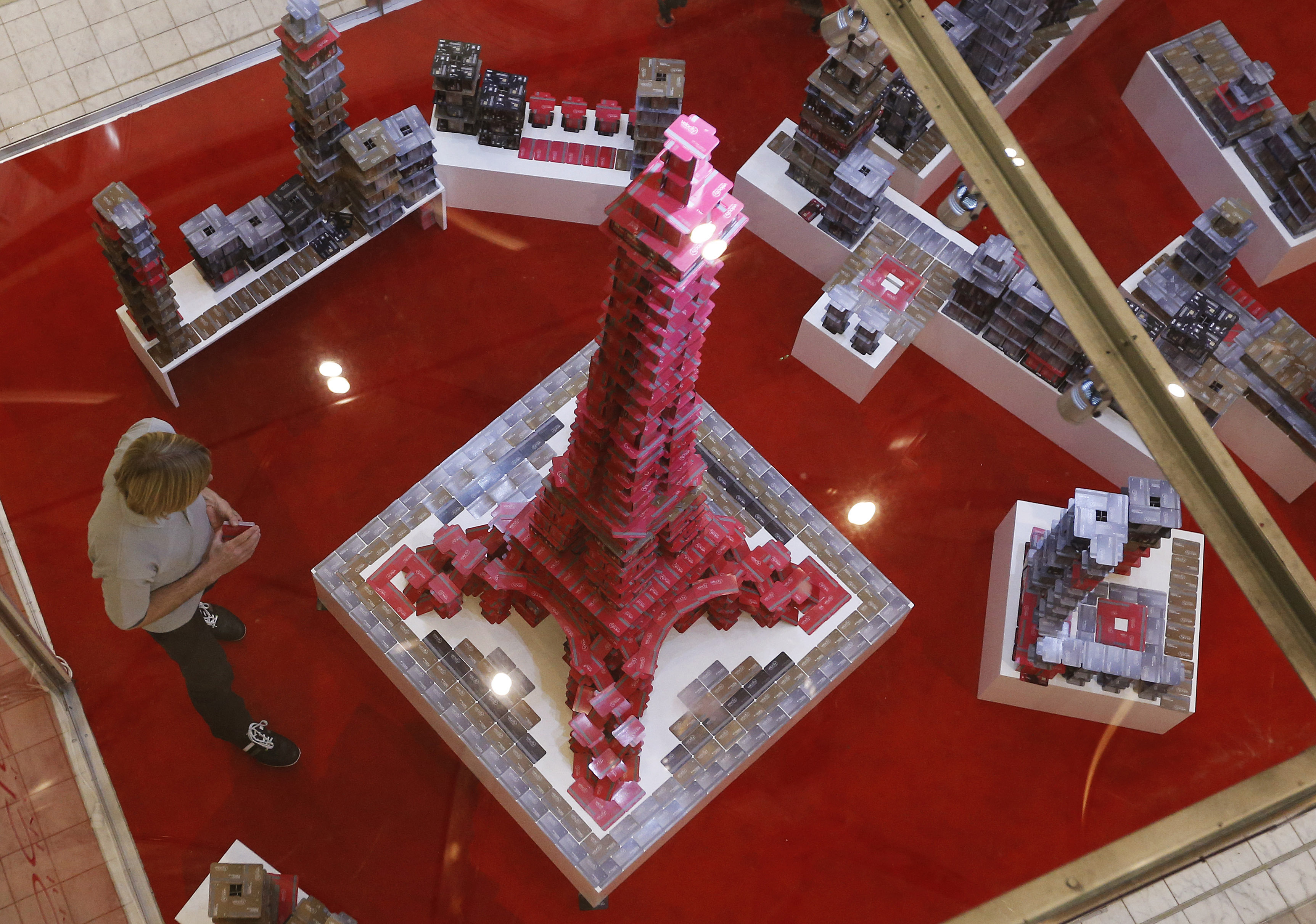 Книга странных рекордов Гиннеса cтранные, дурацкие, необычные, рекорды, Гиннеса, бег, на четвереньках, Кеничи Ито,Kenichi Ito