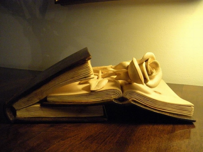 Нино Орланди,скульптор,ожившие книги