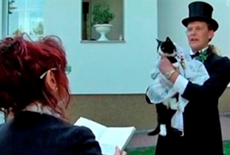 Истории, странных ,люди, женившиеся, заключившие брак, с животными, на козе, на корове, на лягушках, на лошади