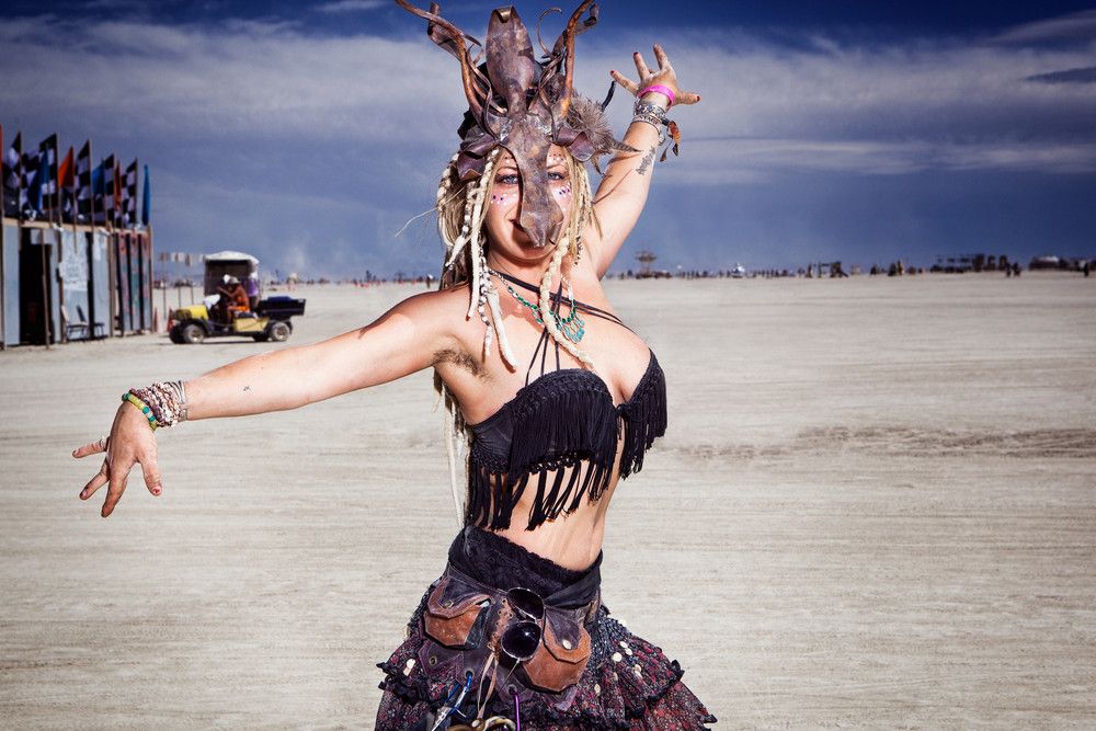 Красивые девушки с сумасшедшего фестиваля Burning Man.