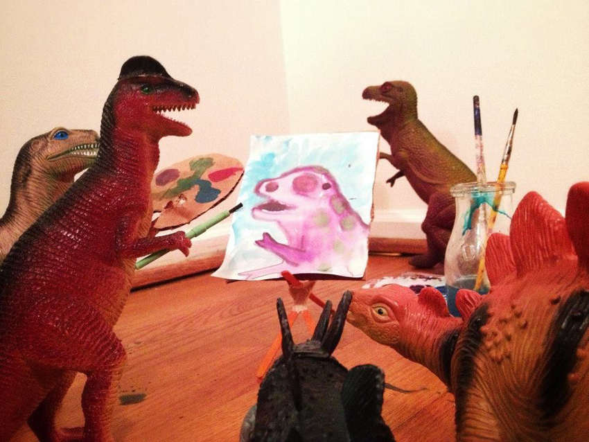 диноябрь, пластиковые динозавры, оживают