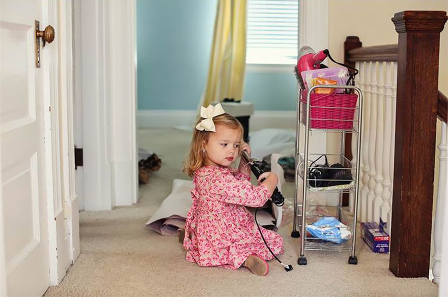 После смерти жены, отец воссоздал свадебные снимки вместе со своей маленькой дочкой После смерти жены,Бен Нанери, воссоздал ,свадебные снимки, вместе, со своей маленькой дочкой, Оливия