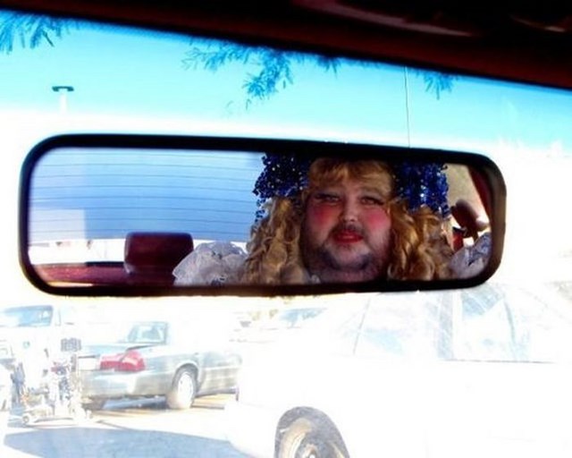 странные люди, странные поступки, тупо