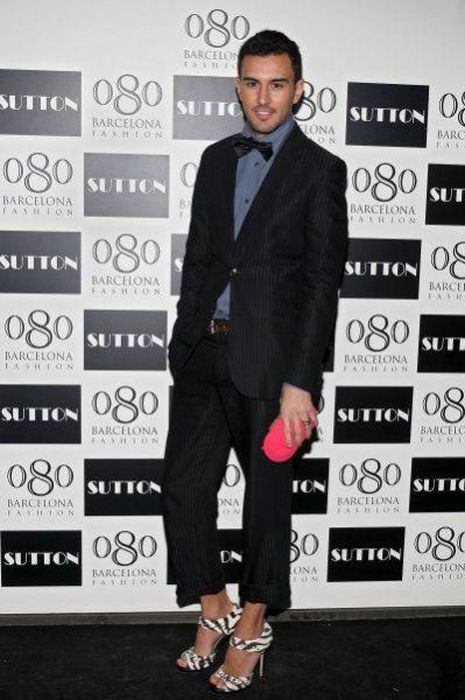 Виктор, каблуки,шпильки, носит,мужчина,мужик, туфли вдв