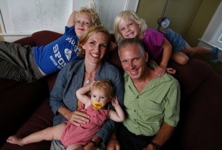 Люди, эксперименты, над собой, год без интернета, без денег, бродяжничество, без сахара