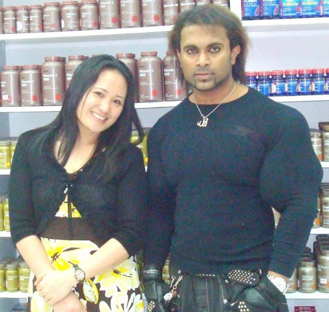 Индийский качок с синтоловыми мускулами