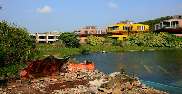 Жуткие, страшные, места, на Земле,остров кукол, дарваза, лес Хоя-Бачу, музей Мюттера
