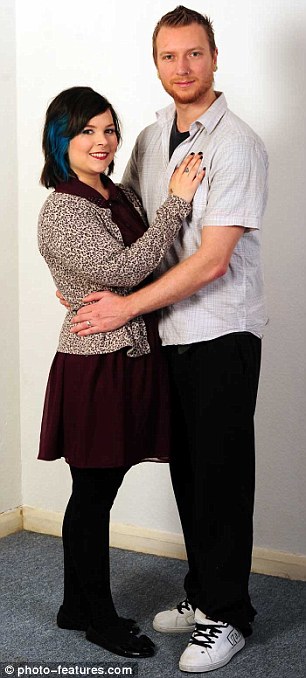 до и после, танцы на пилоне, Хейзел Фревин