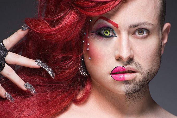 «Честно, как транс»: фанатов Водонаевой покоробил макияж от ее студии