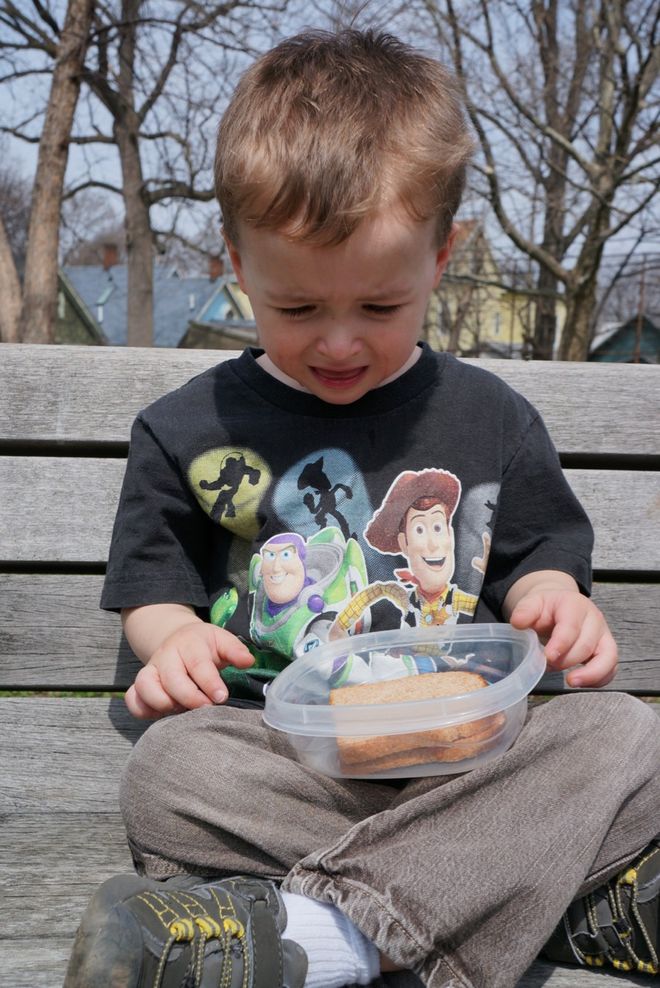 почему плачет мой сын ребёнок плачь 