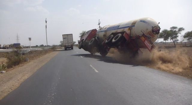 Людям не повезло, день не задался, нефартовые люди