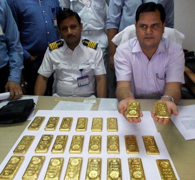 Найдены,экипаж, 24, слитки золота, индийском,в самолете, Калькутта