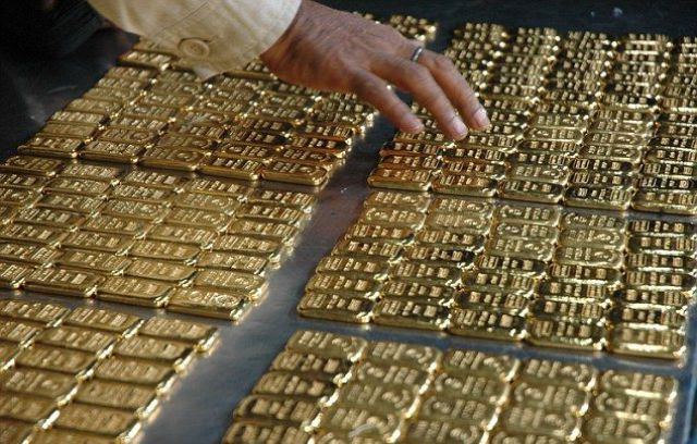 Найдены,экипаж, 24, слитки золота, индийском,в самолете, Калькутта