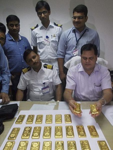 Найдены,экипаж, 24, слитки золота, индийском,в самолете, Калькутта