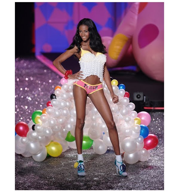 Превращение, из гадкого утенка, замухрышки, в красавицу, красотку, Линдси Скотт, Lindsey Scott