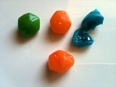 Загадка дня:попробуйте угадать что это! что это загадка Fruit Gushers конфеты