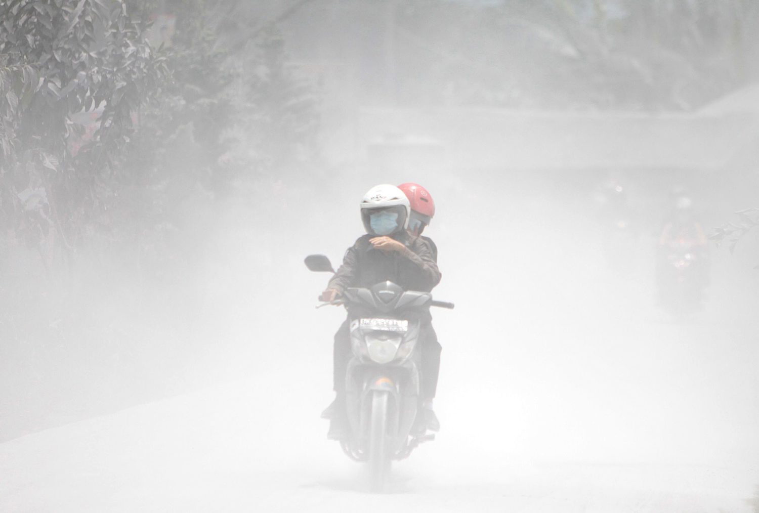 Северная Суматра, засыпанная, извержение , вулкан,пепел, Синабунг, Sinabung