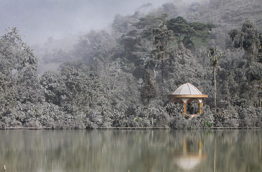 Северная Суматра, засыпанная, извержение , вулкан,пепел, Синабунг, Sinabung