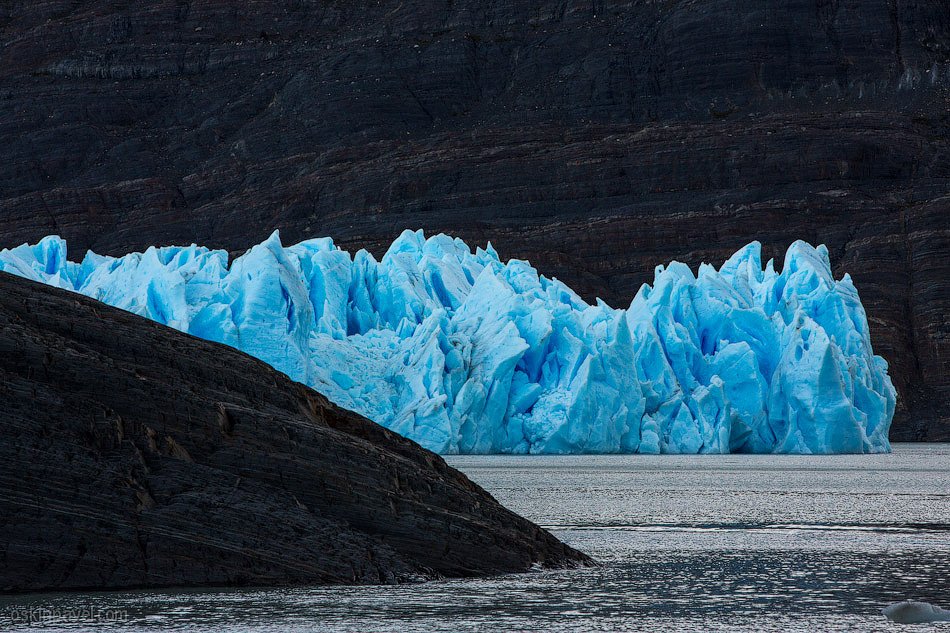 Самое голубое. Глейшер грей ледник Чили. Ледник грей в Патагонии Чили. Голубые ледники в Чили. Озеро грей Патагония.