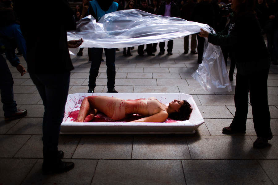 Жуткий флэшмоб: Флешмоб, человеческое, мясо, Барселона,