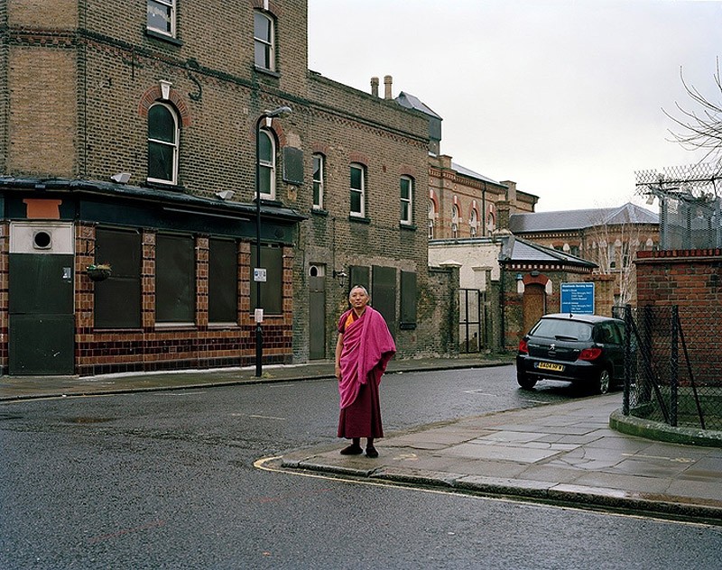 В моей стране, Дэниэл Стир, эмигранты Лондон 