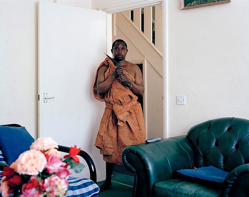 В моей стране, Дэниэл Стир, эмигранты Лондон 