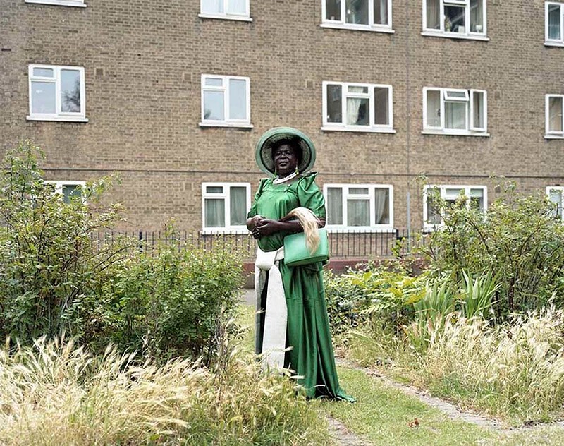 В моей стране, Дэниэл Стир, эмигранты Лондон 