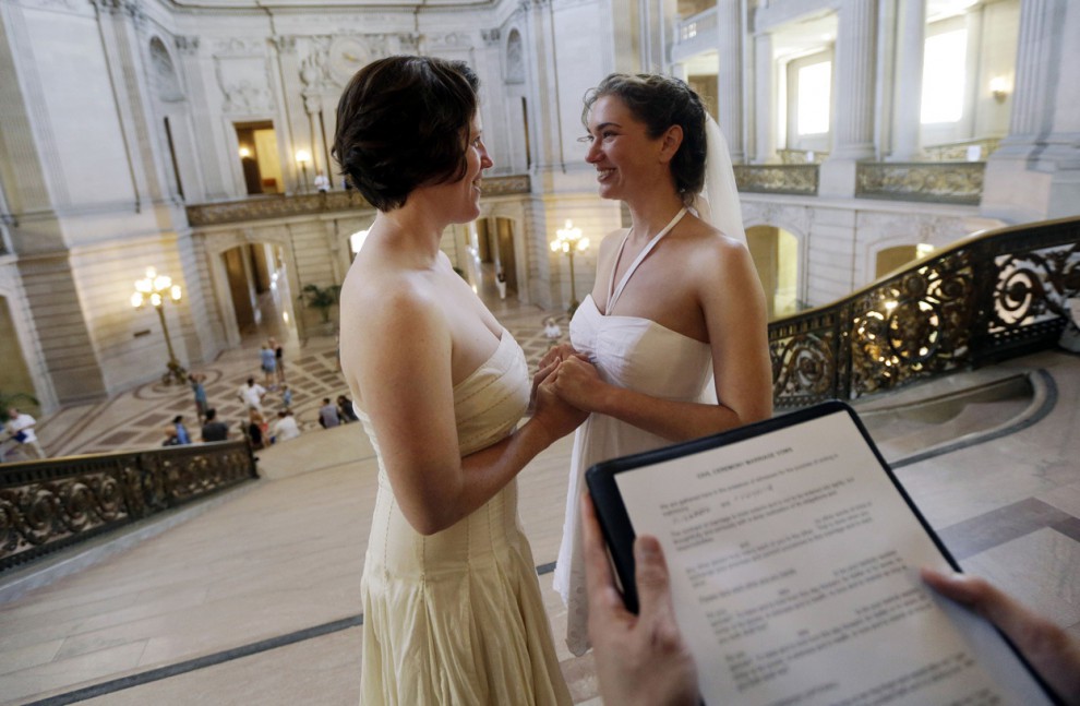 истории, трех, свадеб, после стрельбы, лесбиянки, гуманистический брак