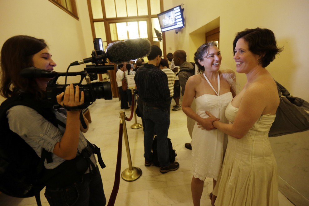 истории, трех, свадеб, после стрельбы, лесбиянки, гуманистический брак