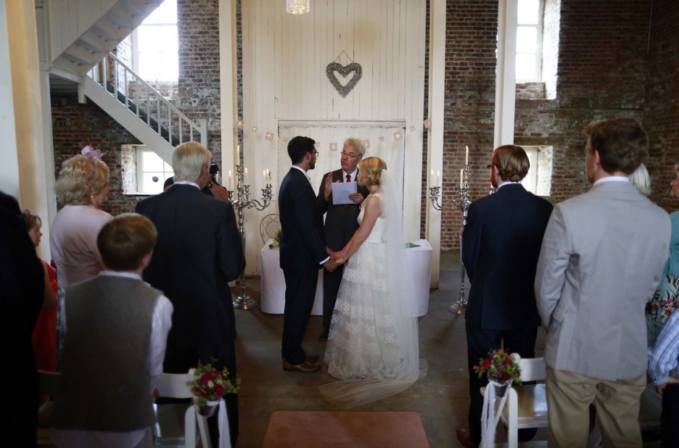 истории, трех, свадеб, после стрельбы, лесбиянки, гуманистический брак