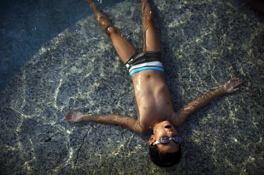 Жара, Китай, китайцы, метро, бассейн, южный Китай