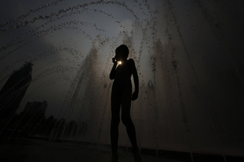 Жара, Китай, китайцы, метро, бассейн, южный Китай