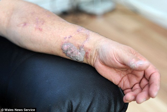 Уильям Харрингтон, купил, токсичное, кресло, Ebay, Argos, William Harrington