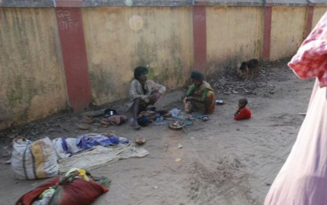 Грязня, река, священная, Ганг, трупы, мусор, коровы, стирка