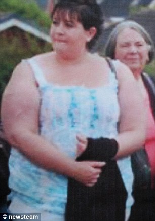 Кэти Айзек,Katy Isaac, похудела, более чем, в 2 раза,не смогла пристегнуться, ремнем, в самолете, расширитель