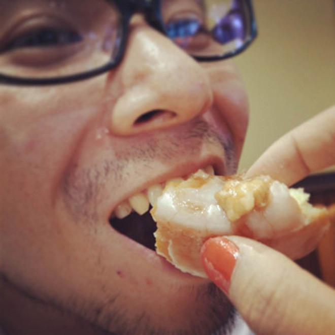 Как сделать так, чтобы все подумали что у тебя есть девушка Как сделать,все подумали,что есть девушка, накрашенные ногти, азиат, парень